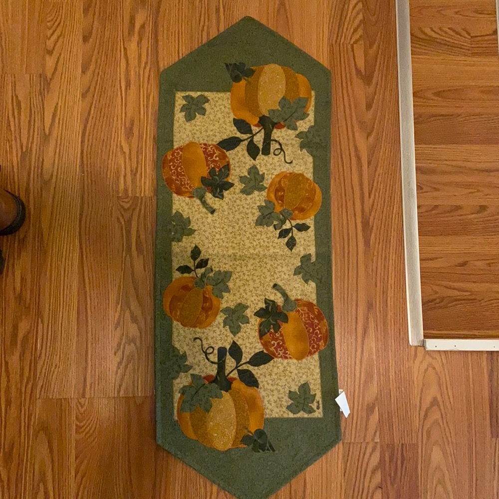 Pumpkin Tablerunner